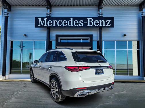 2026 Mercedes-Benz GLC 300 4MATIC