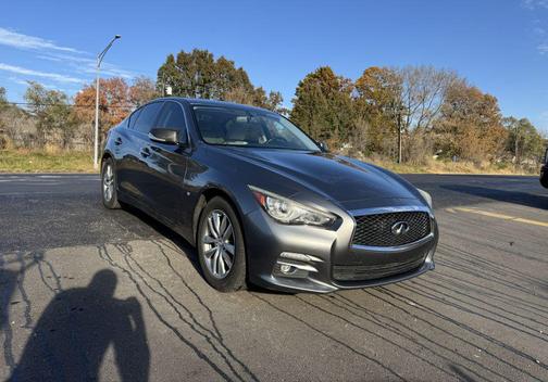 2015 INFINITI Q50 Premium