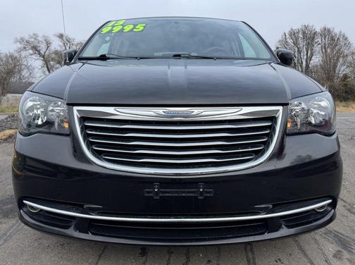2013 Chrysler Town & Country Touring