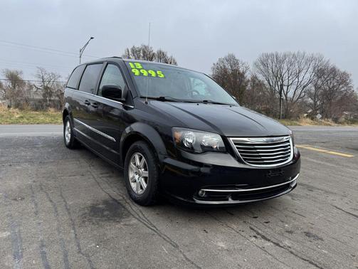 2013 Chrysler Town & Country Touring