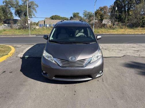 2016 Toyota Sienna XLE