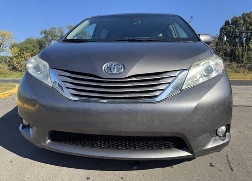 2016 Toyota Sienna XLE