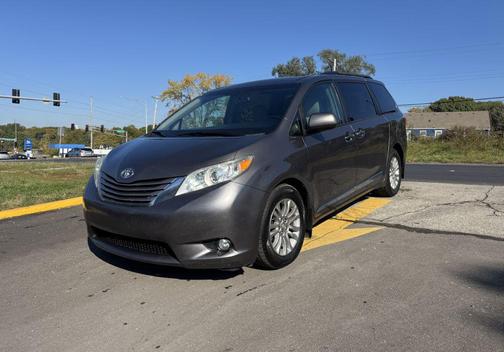 2016 Toyota Sienna XLE