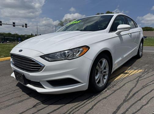 WHITE 2018 Ford Fusion SE