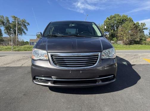 2015 Chrysler Town & Country Touring-L