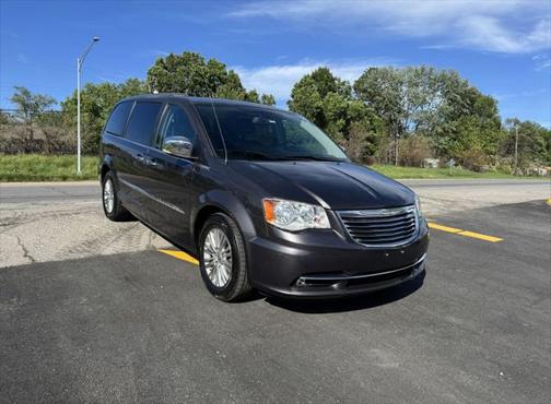 2015 Chrysler Town & Country Touring-L