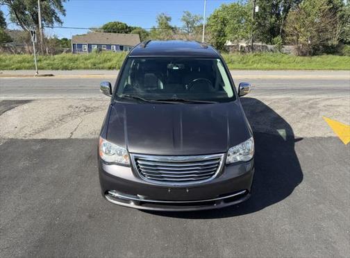 2015 Chrysler Town & Country Touring-L