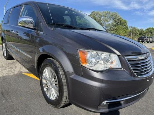 2015 Chrysler Town & Country Touring-L