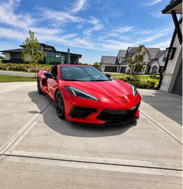 RED 2022 Chevrolet Corvette Stingray w/2LT