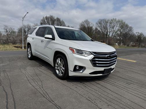 WHITE 2019 Chevrolet Traverse High Country