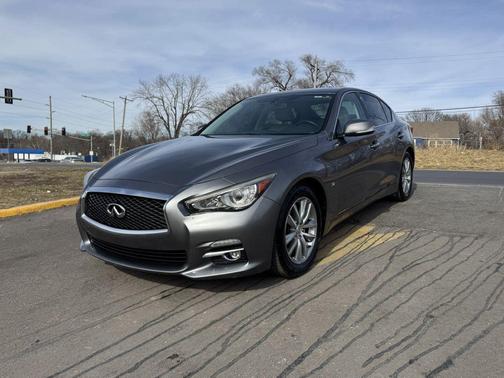 2015 INFINITI Q50 Premium