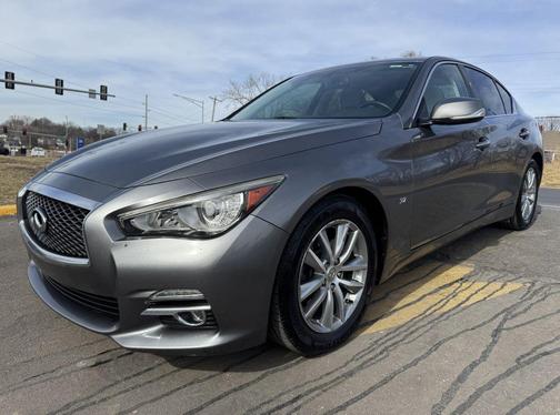 2015 INFINITI Q50 Premium