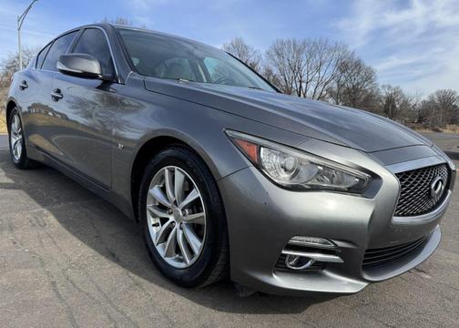 2015 INFINITI Q50 Premium