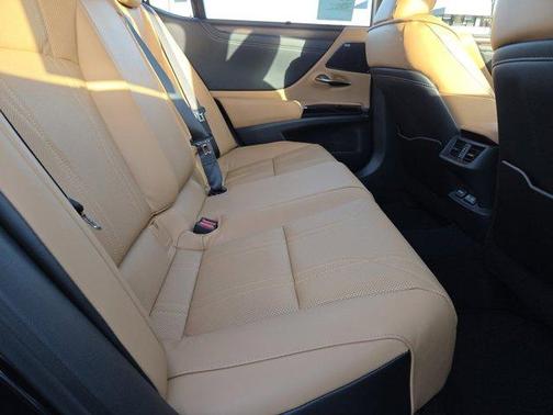 2025 Lexus ES 350 Ultra Luxury