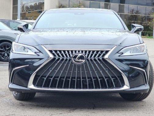 2024 Lexus ES 300h Luxury