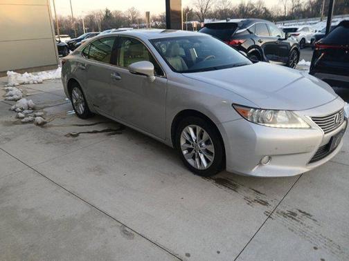 2013 Lexus ES 300h Base