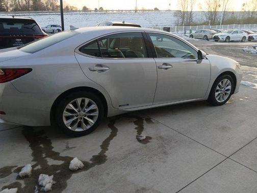2013 Lexus ES 300h Base