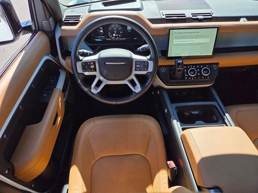 Fuji White 2024 Land Rover Defender 110 P500 SE
