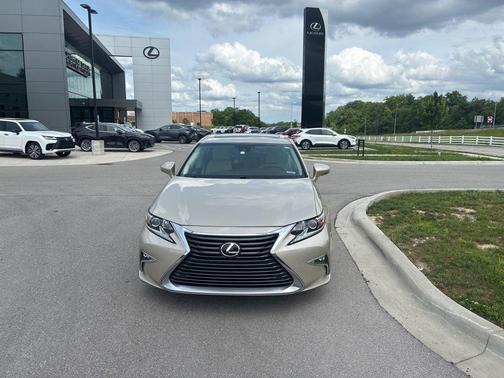 Cashmere Metallic 2017 Lexus ES 350 Base