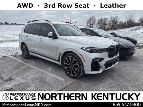 2022 BMW X7 M50i