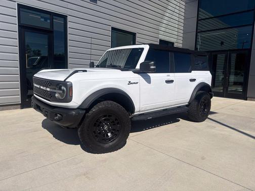 Oxford White 2022 Ford Bronco Badlands