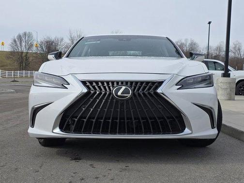 2024 Lexus ES 300h Luxury