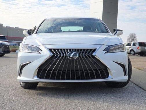 2024 Lexus ES 300h Luxury
