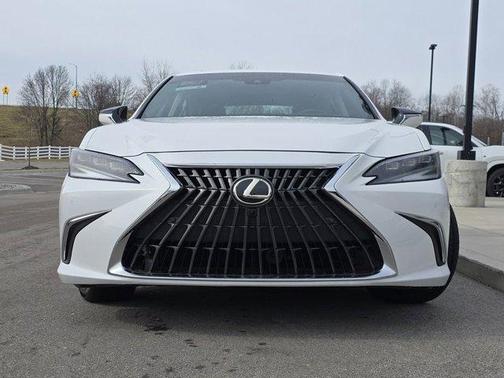 2024 Lexus ES 300h Luxury