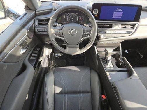 2024 Lexus ES 300h Luxury