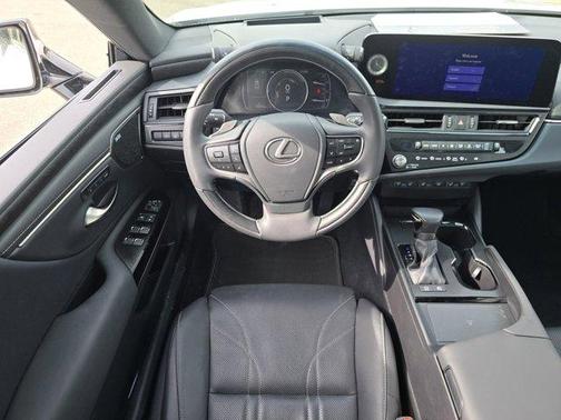 2024 Lexus ES 300h Luxury
