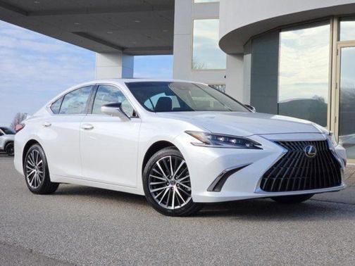 2024 Lexus ES 300h Luxury