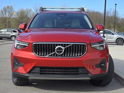 2023 Volvo XC40 B5 Plus Bright Theme