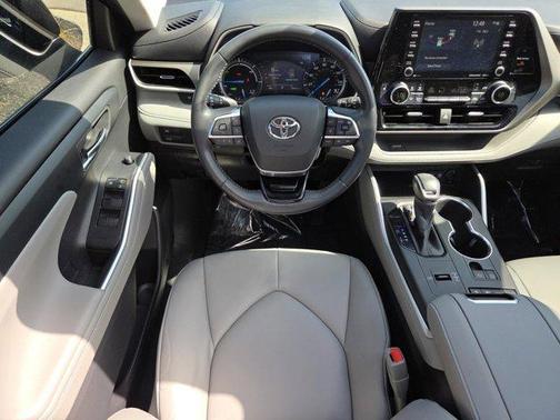 2020 Toyota Highlander Hybrid XLE