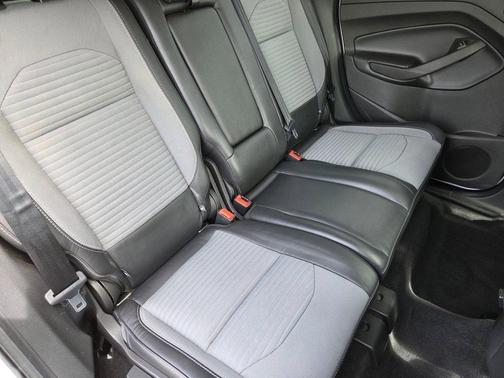 Ingot Silver 2019 Ford Escape SE