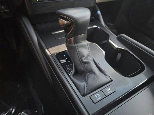 2024 Lexus ES 300h Ultra Luxury