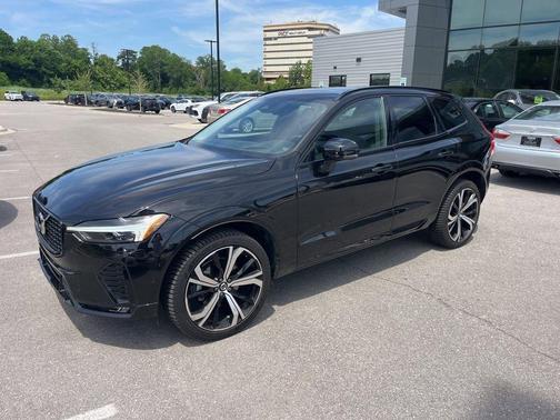 Onyx Black Metallic 2023 Volvo XC60 B5 Ultimate Dark Theme