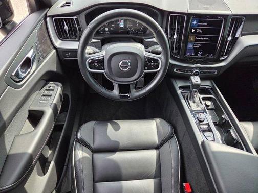 Onyx Black Metallic 2021 Volvo XC60 T5 R-Design