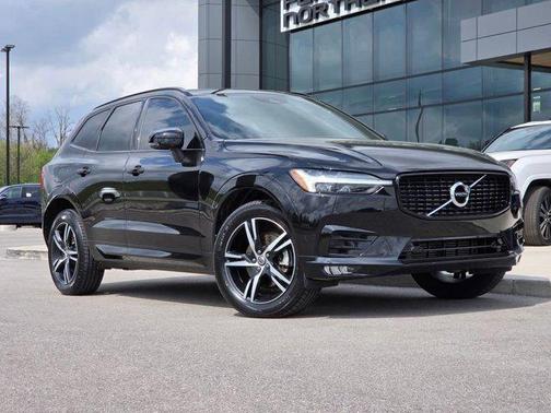 Onyx Black Metallic 2021 Volvo XC60 T5 R-Design