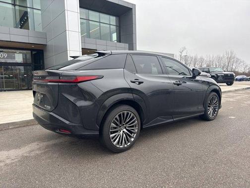 2023 Lexus RZ 450e Luxury