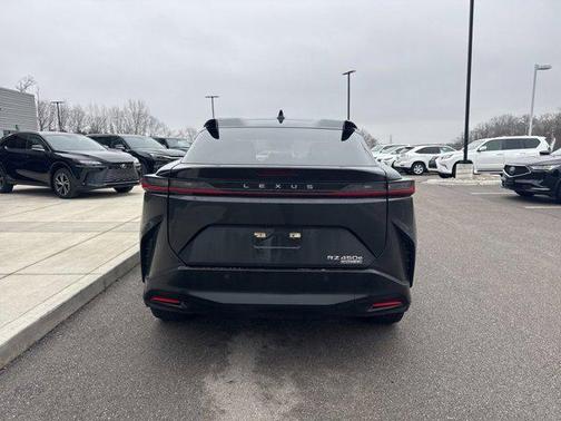 2023 Lexus RZ 450e Luxury