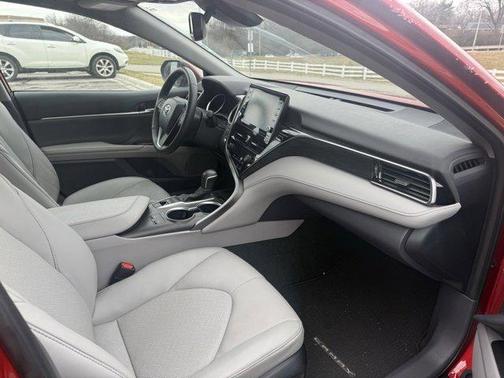 2023 Toyota Camry Hybrid XLE