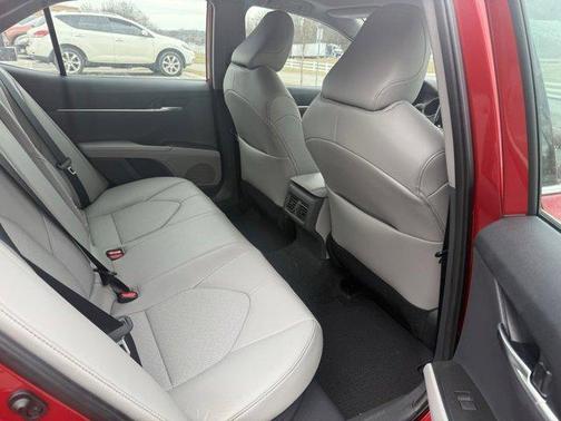 2023 Toyota Camry Hybrid XLE