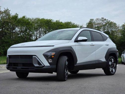 Atlas White 2024 Hyundai KONA SEL