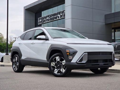 Atlas White 2024 Hyundai KONA SEL