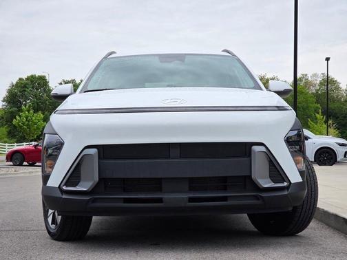 Atlas White 2024 Hyundai KONA SEL