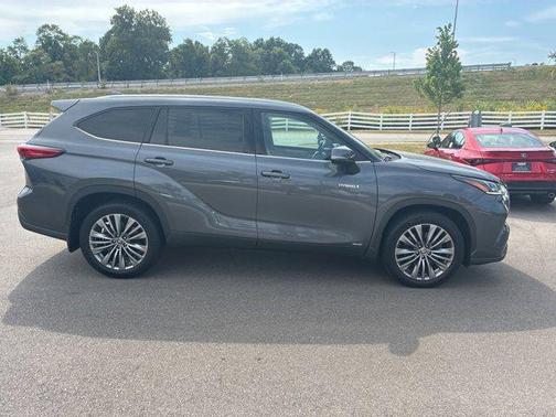 2021 Toyota Highlander Hybrid Platinum