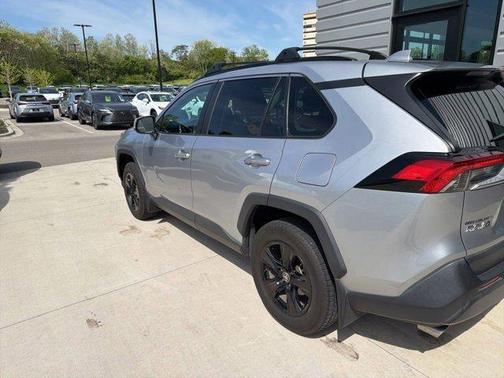 Silver Sky Metallic 2022 Toyota RAV4 XLE