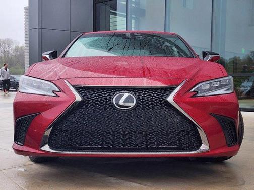 2025 Lexus ES 300h Base