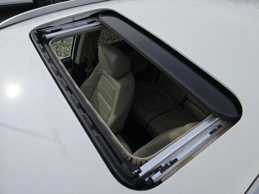 White Diamond Pearl 2018 Honda CR-V Touring