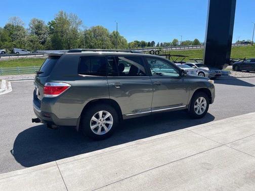 Cypress Pearl 2011 Toyota Highlander SE